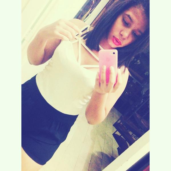 ashley_castro12's tweet photo. Ahora 🙈 http://t.co/zm3eyKYcUm