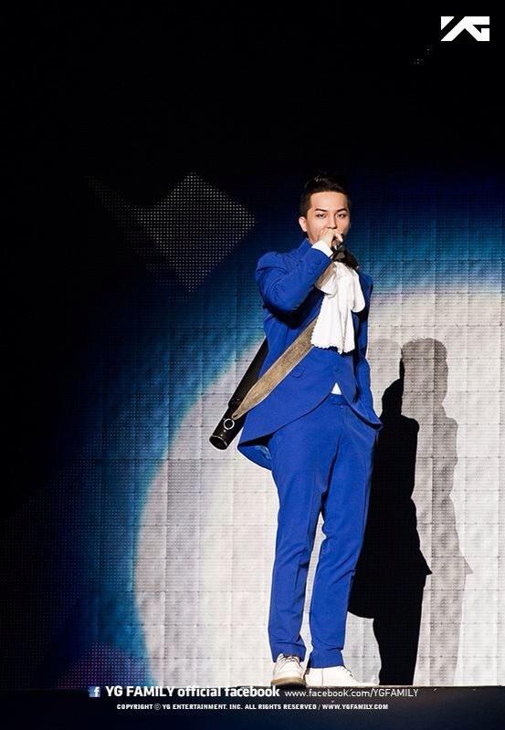 BvSXxxOCUAAEN7m.jpg:large