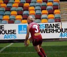SteeleTallon's tweet photo. Old gent, from the pocket. Surely it can't be?! @ChuckAndersonAU @brisbanelions #ShareLikeTag https://t.co/4DnE3717Rh http://t.co/CJxz8gq7fM
