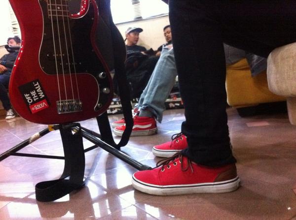 vans vulcanized red