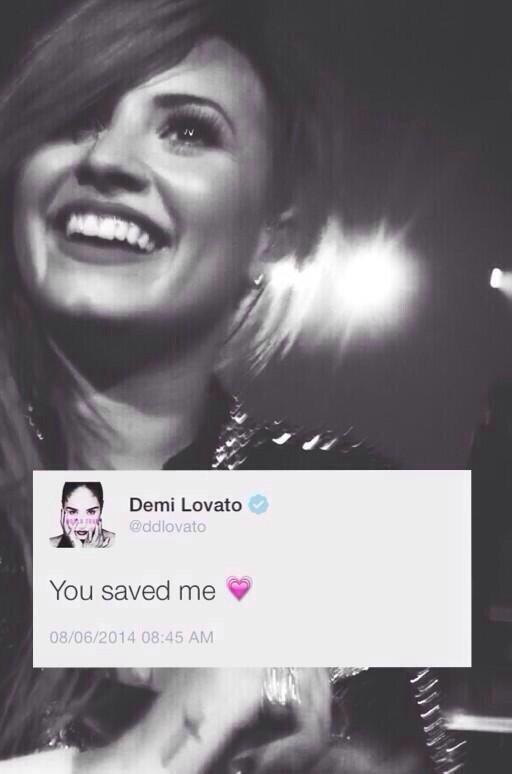 heather_dv's tweet image. she's so perfect 👑 #LovaticsDontSendHate #votedemilovato
