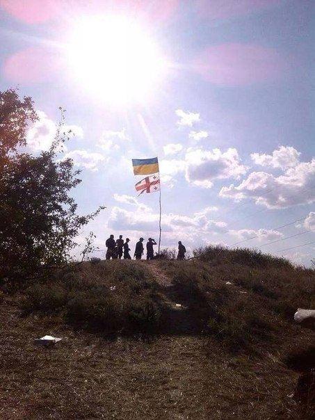 Вооруженные террористы "ДНР" угнали с завода Ахметова тепловоз - Цензор.НЕТ 3275