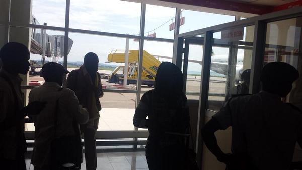 @engadu  @ConradNatse Uganda Scouts helping Airport Authorities on #Ebola #screening. .