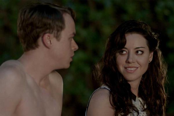 ReviewletsCom's tweet image. Most moviegoers find zombie rom-com #LifeAfterBeth "weird" but some find it entertaining too: reviewlets.com/movies/life-af…