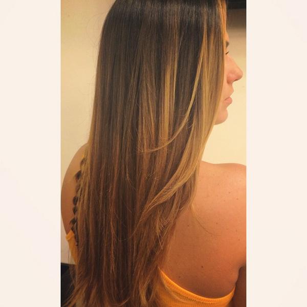 Kaitlin's tweet photo. I'd walk 10 miles in the snow to get my hair styled by the one and only @jamierenae0728 ๐๐ #freshnewdo http://t.co/cRe47srIOd