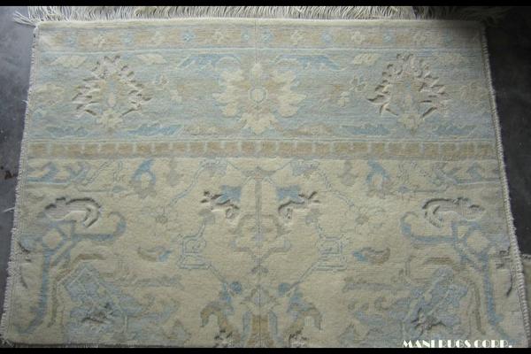 ManiRugs's tweet photo. #new_texture #ushak #hand_carded #hand_ spun http://t.co/5tF3KwBdmx