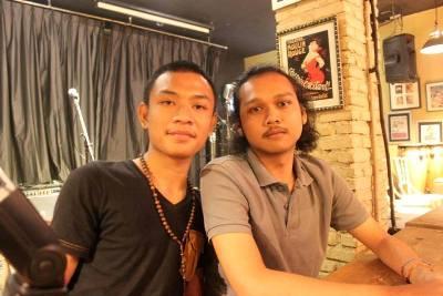 Strada24J's tweet photo. Karena ada satu ikatan yang tak mungkin putus, "Persahabatan" @yohanesfuri @Donnykristiawan http://t.co/bvoLbERiBM