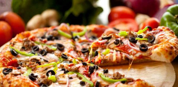 Hello Pizzaholic !!! Please come and try our delicious pizza in town only IDR 30.000 for all item only <a href="/public_bar/">PUBLIC BAR</a>