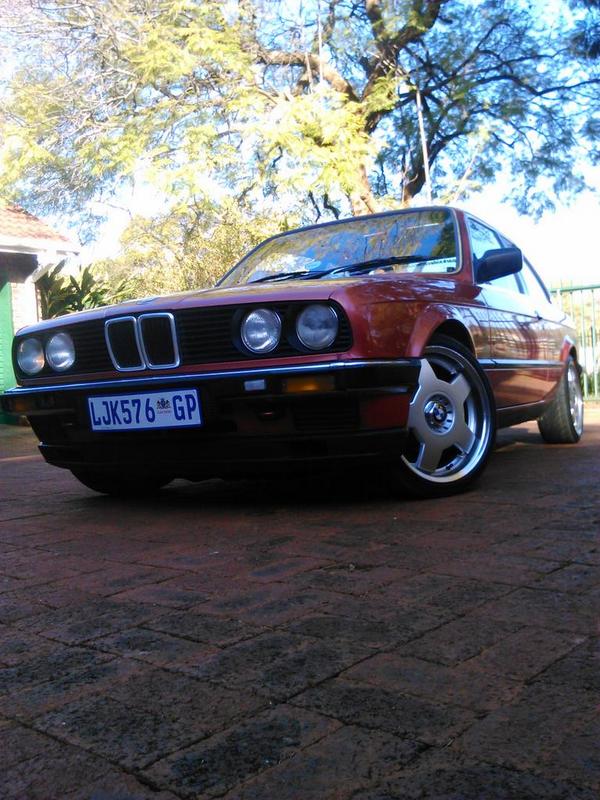 YDT175's tweet photo. @E30fever Howsit, I'm trying to sell my box if you or anyone else is interested please call 0833277250 http://t.co/5LMF7BLHso