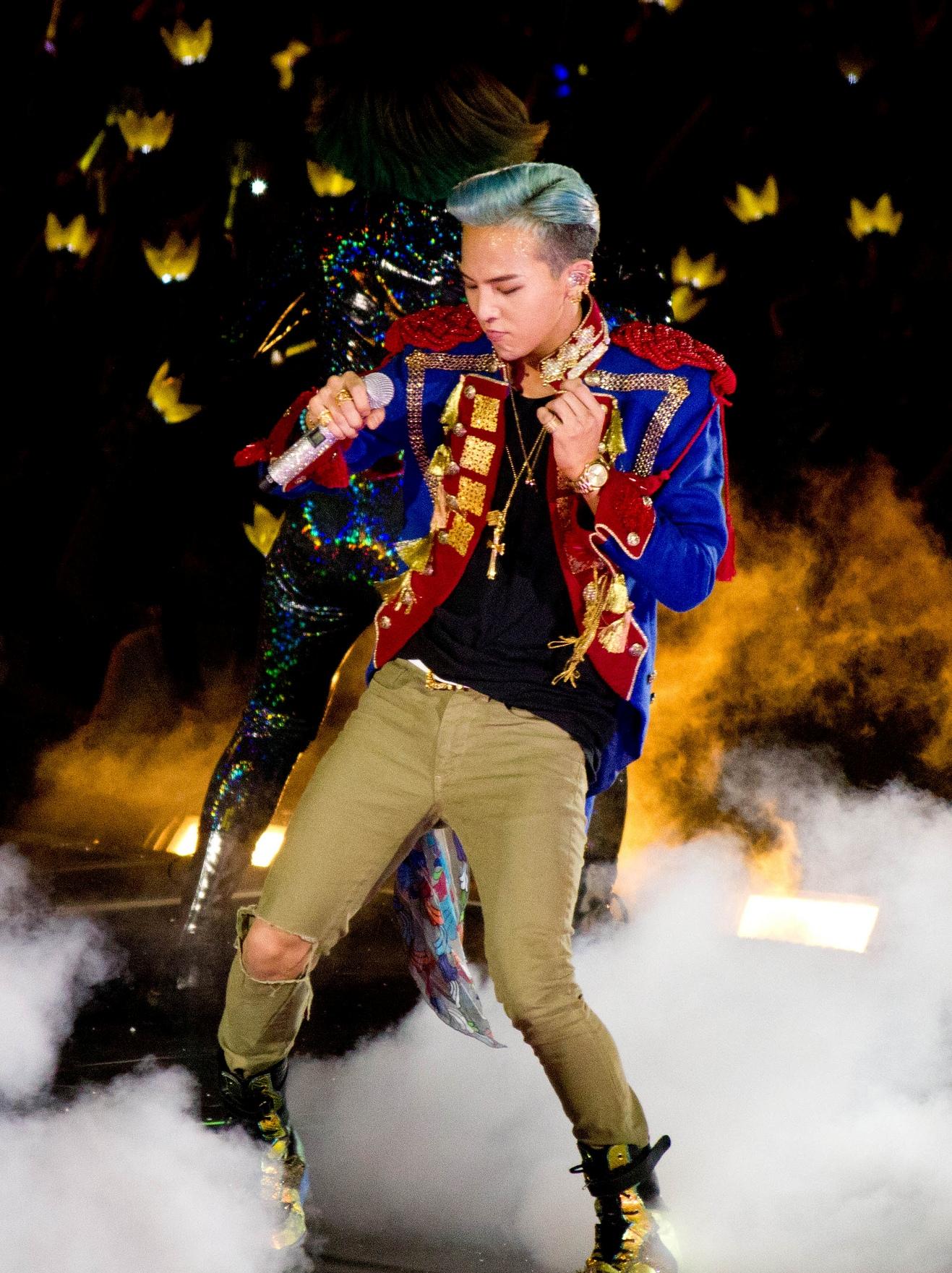 Happy Birthday para o rei <3333333 E SIM, o G-Dragon é o rei supremo da YG e ninguém supera isso! 