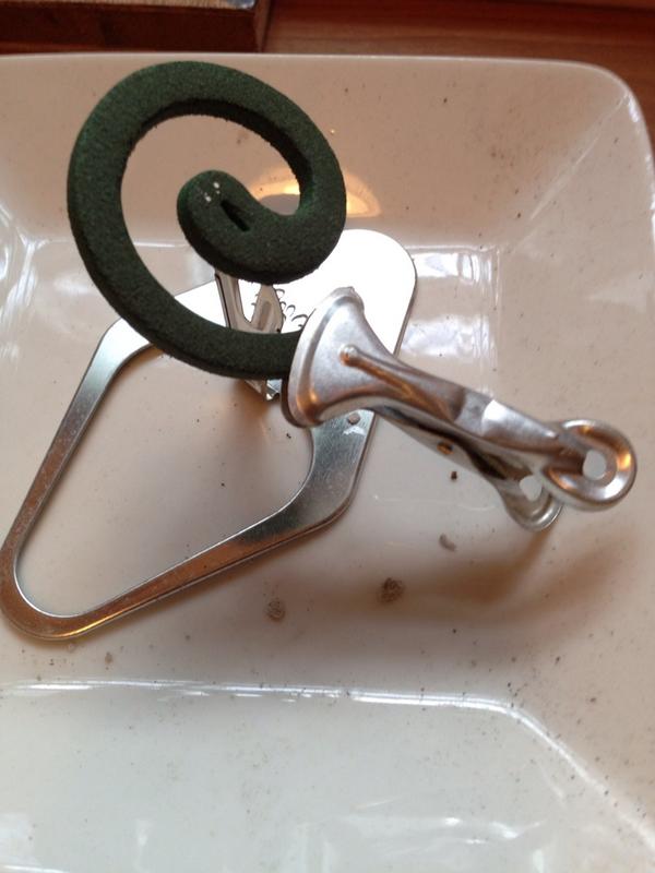 蚊取り線香の消し方