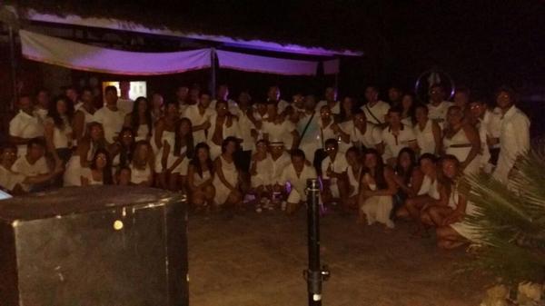 MontalRafa's tweet photo. "@sandramoina: Fiesta ibicenca http://t.co/g1AaXe63ZH"