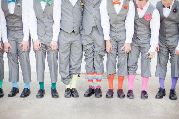 TodoBoda's tweet photo. Hay formas muy divertidas de añadir color a tu boda. #bodas #ideasdeboda #novio #complementosnovio http://t.co/z0VVWKB23m