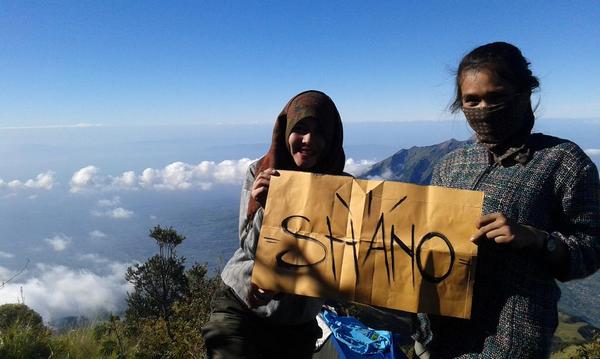 Lukmanaziz's tweet photo. Nih no ada salam dari merbabu :) hehehe @IfandShano http://t.co/0k9z7IK1We