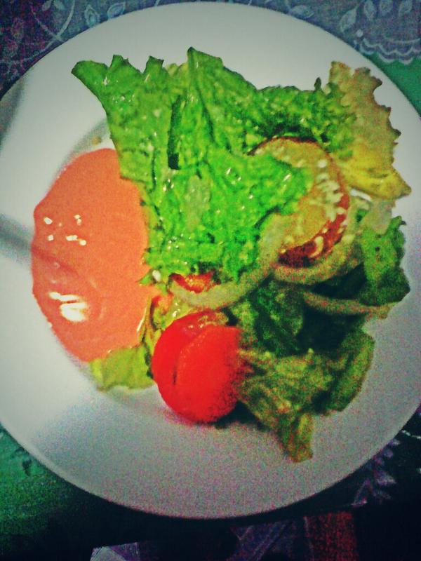 Natchause's tweet image. Dinner🍴#Salad💞