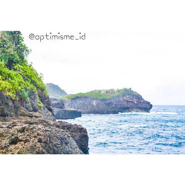 optimisme_id's tweet photo. Pulau Sempu Jawa Timur.
#beautifullindonesia http://t.co/G4juM720Ph