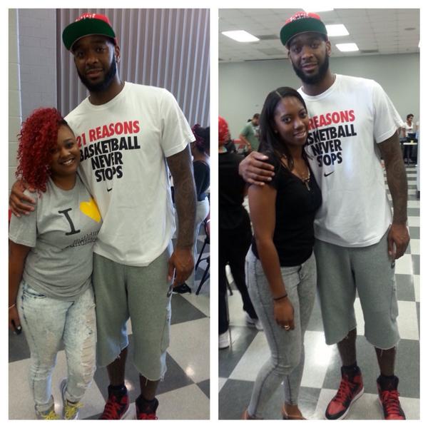 OffBaseEnt's tweet image. Success at The Back To School Giveaway with Josh Powell! Check out more photos on our Instagram Page! @offbaseent_