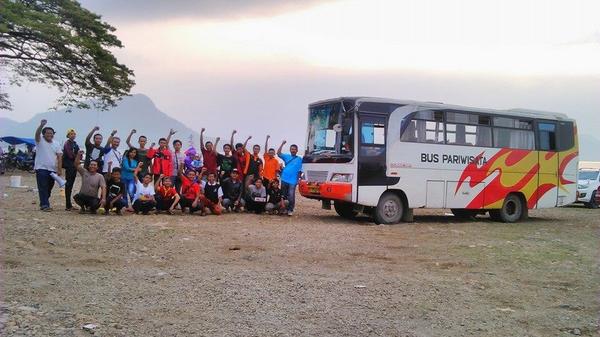 BMC_Cikapur's tweet photo. Jayalah Indonesiaku kobarkan semangat #IndependenceBus dr kami BMC Cikapur @SukaFotoBis @BismaniaOrg @hinoASLI http://t.co/CK7ldGTpt9