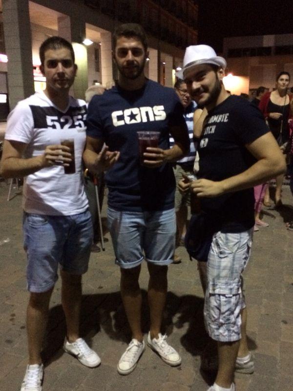 JosMariaTejeiro's tweet photo. Grandes Fiestas de Leganes. Siempre un placer con esta buena gente. Gracias a todos http://t.co/pvxch2sybp