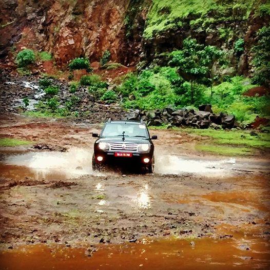 RathinaSankari's tweet photo. Off roading with the duster AWD
http://t.co/3hTaoxCyIP … #DusterAllwheeldrive @BAvity @RenaultIndia http://t.co/AEU92vFJVE