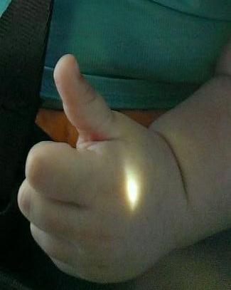 anam_mvalero's tweet photo. Para ser lunes bebé y yo estamos super animadas... http://t.co/v0kAzUF5Pg