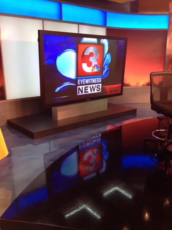 calliestarnes's tweet photo. Channel 3 peeps be warned: I'm in the house. #3PlusYou http://t.co/rjVofDOpXn