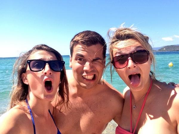 alizeefrc's tweet photo. #selfie #copains #corse #love ❤️ http://t.co/VXIgrCIx2f