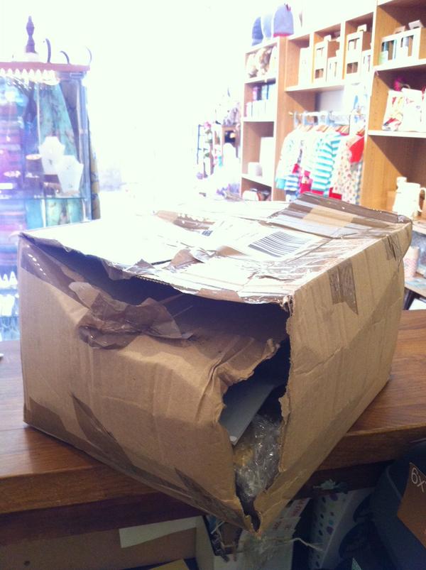 Jesshogarth's tweet photo. Pretty unimpressed with @myhermes 4delivering a parcel to a customer looking like this-apparently driver didn't care http://t.co/s0I2fTfq7Z