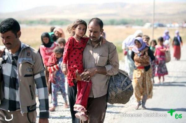 Familias enteras en Iraq tienen que huir de sus casas. #WeAreChristians