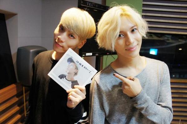 Шайни расстался с девушкой. Шайни расстался с девушкой. Группа shinee минхо. Ки из shinee и его жена. Shinee селфи.