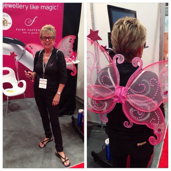 Fairyfastener's tweet photo. Check out our new wings! Pretty in pink at the @WWDMAGIC show! Booth 74253 😊 #WWDMAGIC #fairywings http://t.co/LVt7Ui7Mwh