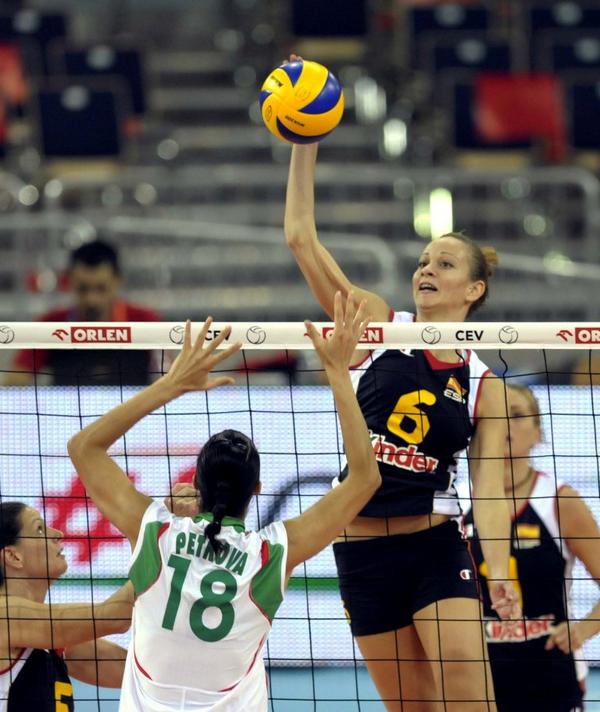 ESPvoley's tweet photo. Ana Correa, central de la selección española, jugará en @DauphinesDh (BEL) @irmasmello @DannyvoleyLP @VoleyFemAbs http://t.co/Hsp1p9CCtw