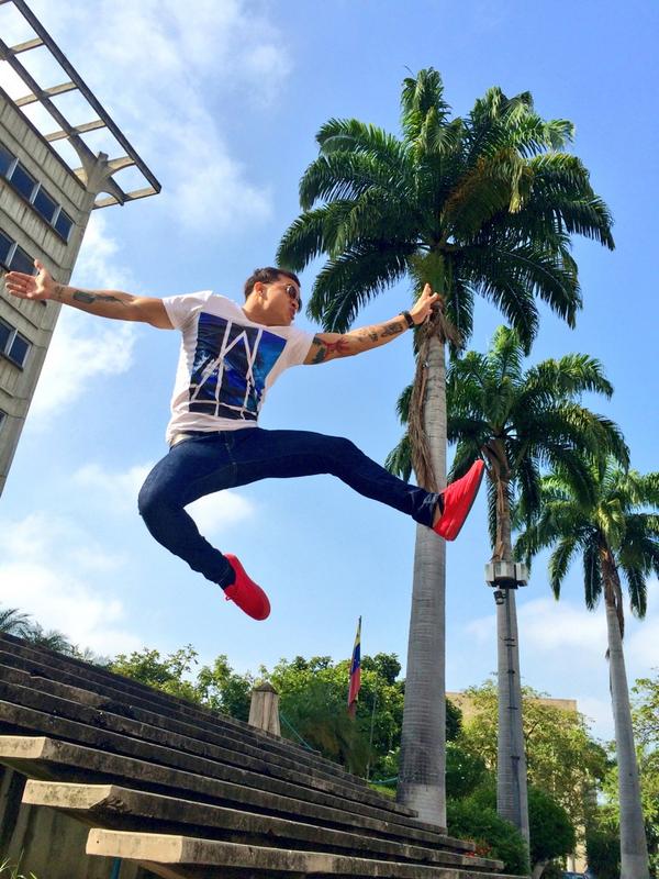 VOLANDO POR MARACAY!!! HOY LA CITA ES EN EL CENTRO COMERCIAL LOS AVIADORES DESDE LAS 7PM #ACOMPAÑAME #ORIGINAL