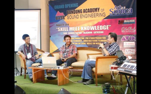 agushardiman's tweet photo. Ini dia foto2 liputan Grand Opening @BASEAUDIOCLASS &amp; Sekolah @ArtSonica Bandung, 8 Agustus 2014 ! http://t.co/V1o0PUj90Y