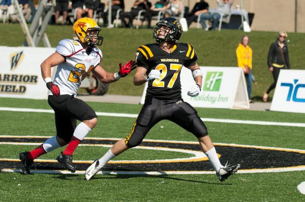 USPORTSca's tweet photo. 2014 CIS Football Player to Watch: Christian Mahler, @WlooWarriors http://t.co/Rgl0j1RWNF @OUAsport @UWaterloo http://t.co/rQi9pmHNip