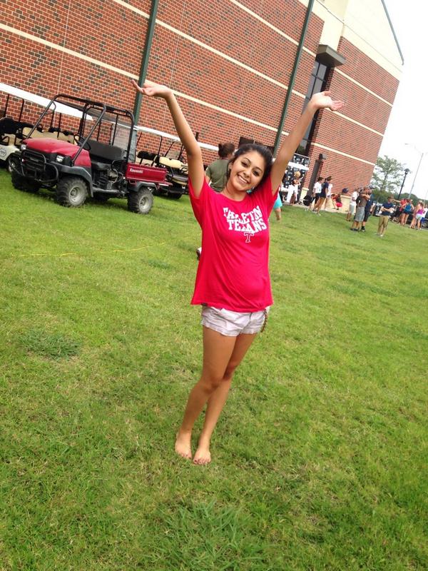 ohsnapitzjulaay's tweet photo. I'm having so much fun at #recFest #tarletonsuccess #TarletonTWeek #tarleton2018 http://t.co/4YnnQnL0qM