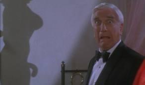 Frankie_Drebin's tweet photo. I've snuck into #CBB house for a look at what the fuss is about and bumped into #kellieMaloney in the toilet...... http://t.co/Gy7yLNw6z5