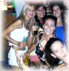 mangeles_CB's tweet photo. Peazo feria he pasado con mis chicas.. @MariValleab1 @Lmp_05 @LtjLidia @carmenjimene04 ... Sois las mejores... http://t.co/1R1cCqi7LK