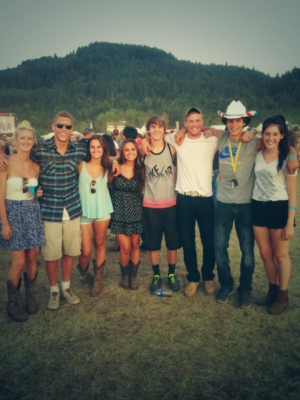 JKief13's tweet photo. “@CourtneyPandol: When random people come up and ask for a picture >> 😂
#CMF2014 http://t.co/6DgRlSMo0h” @tymc80 @BartkoAJ
