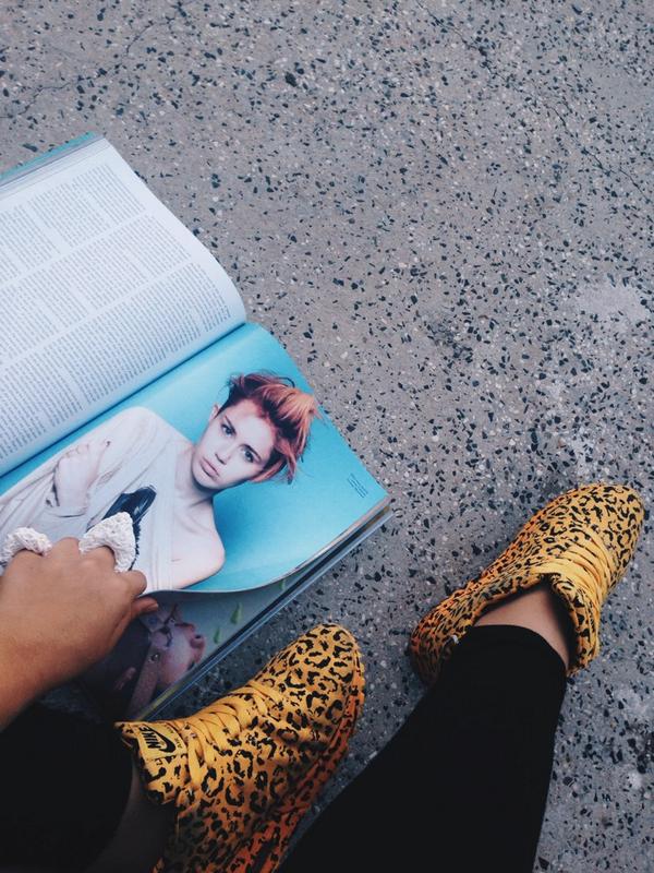KHANINN_'s tweet photo. @KHANINN_  x @THELOVEMAGAZINE x @MileyCyrus x @Nike http://t.co/116vOMmWgQ