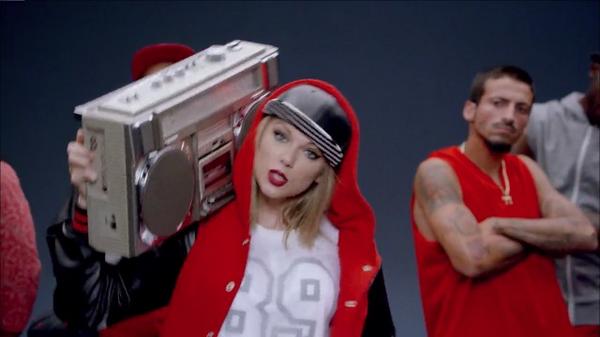 Шейк тейлор. Тейлор Свифт Шейк ИТ оф. Клип Shake it. Тейлор Свифт Shake it off клип. Taylor Swift 1989 era.