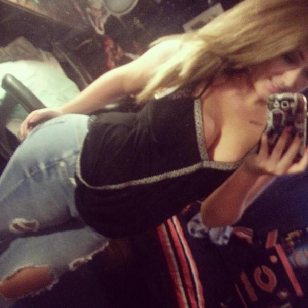 Tristan_1992_'s tweet photo. "@Collins2Fresh: "@fucktristan: #ThirstTrap http://t.co/NGrvmZCDVH" #helloboo" 👋