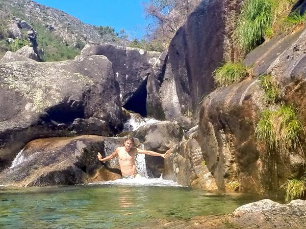 uxioabuin's tweet photo. Buen dia de relax en el Rio Pedras y para terminar unas buenas vistas desde el mirador de A Curota! :) @Wammtr http://t.co/555xnovb09