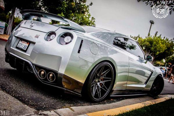NissanUSA's tweet image. Don't mess with the GT-R. RT @topspeed True street cred: tpspd.co/1pBw76G #GTR #muscle #sportscars #gearhead