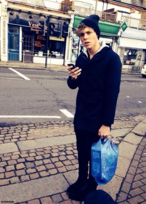 WellHeyHarreh's tweet image. #LUKEDOTHEICEBUCKETCHALLENGE #CALUMDOTHEICEBUCKETCHALLENGE #michaelcantknow #vote5sos