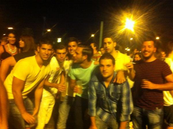 Sergio_ronces2's tweet photo. @rodriGominolas  @echavarri88  #FeriaMLG http://t.co/4nzG4iyIGJ