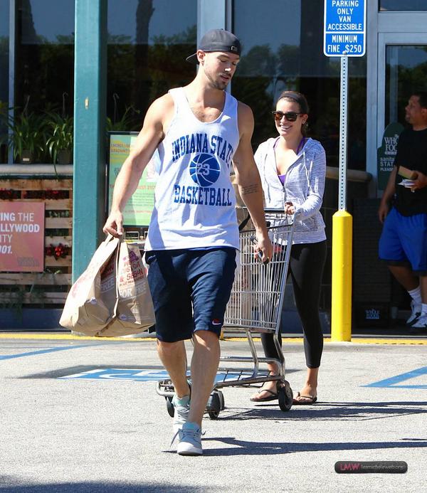 Lea_CoryFans's tweet photo. (New Photo) Lea Michele and Matthew Paetz leaving Whole Foods on August 17, 2014! #pic36 http://t.co/GmVJ3pp51S