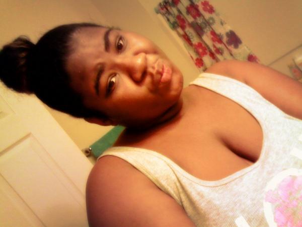 MyraMyra___'s tweet photo. "@SoleHimself: Quote this tweet with your hair in a bun 😍💐" http://t.co/nzoTRkvWkm