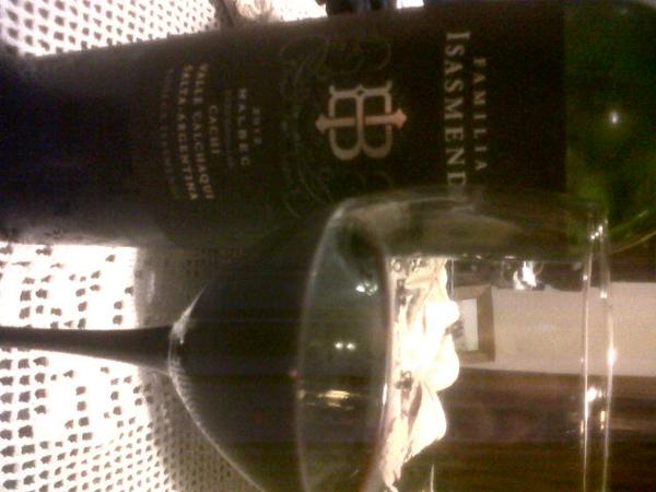 mflorenciarp's tweet photo. Gustito de feriado. Y siguen.. #Malbec2012 #2333botellas #BodegaIsasmendi #Cachi #ValleCalchaqui http://t.co/u2lqB6knrj