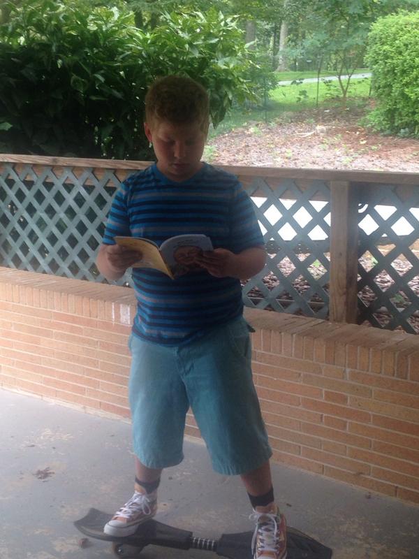 terisuemiller's tweet image. Hey, @traceyben, here&apos;s Whit&apos;s version of
#readingonthego #HGCS2014!